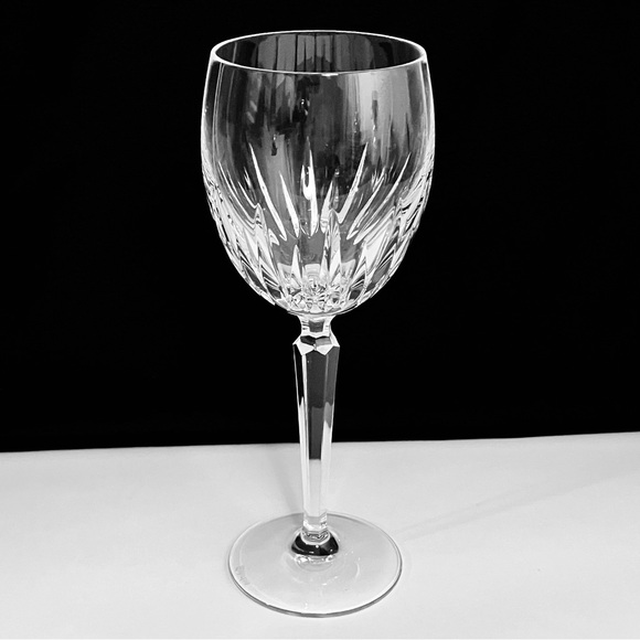 WATERFORD CRYSTAL ‘Wynnewood’ Water-Red Wine Glass / FINE IRISH CRYSTAL / Signed - Picture 2 of 11